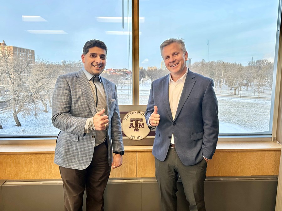 Aggie Ring travels across country to get resized